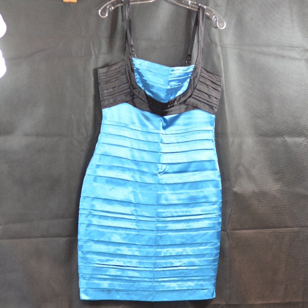 Satiny Black/Turquoise Body Con Dress SZ M SUZY